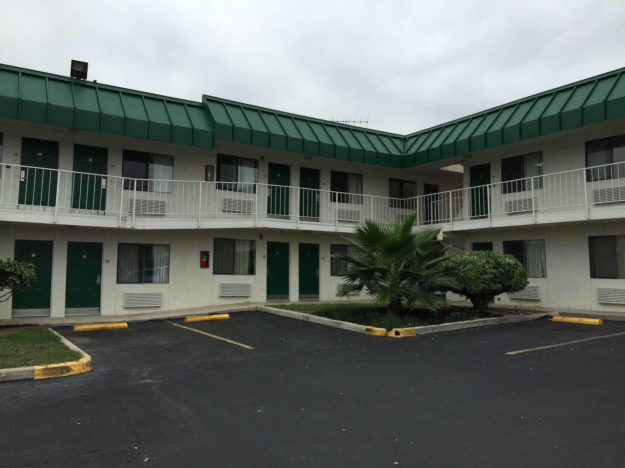 Q Lodging Extended Stay San Antonio Exterior foto